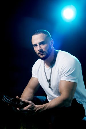 Book artiste dj Paris et Ile de France en studio